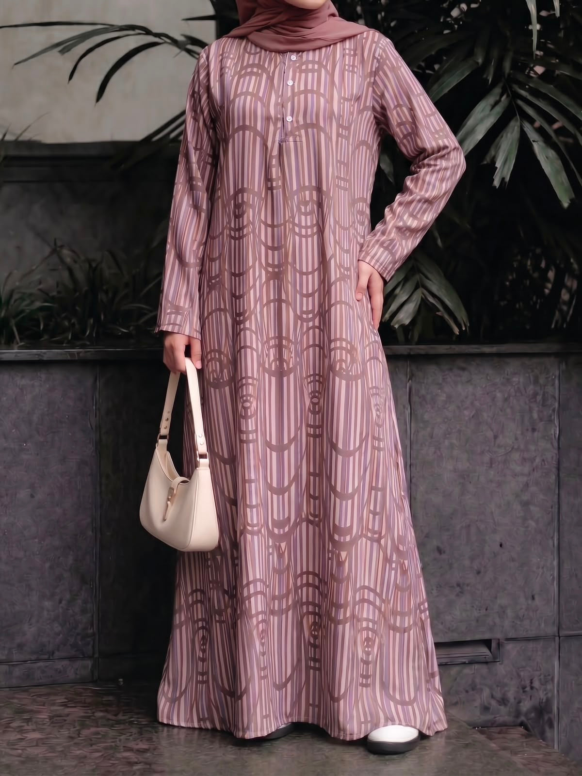 Retro Geometric Striped Abaya